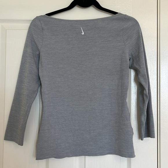 Nike yoga top - Picture 2 of 3